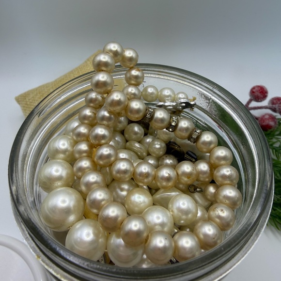 Elegant Pearl and Gold Jewelry Jar 🏺 Collection - Picture 7 of 17